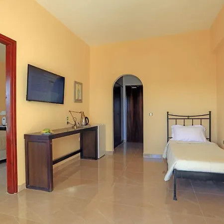 فندق Cavomarina Beach- Adults Only